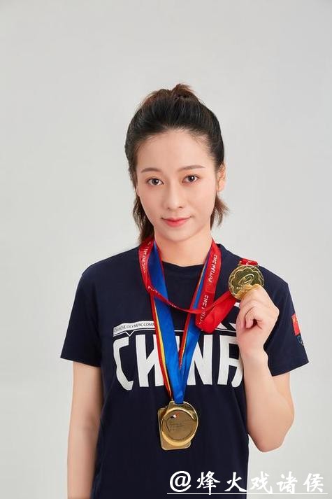 赵琳琳:体育榜样不再遥远 体育故事更有温度 赵琳琳:体育榜样不再遥远 体育故事更有温度